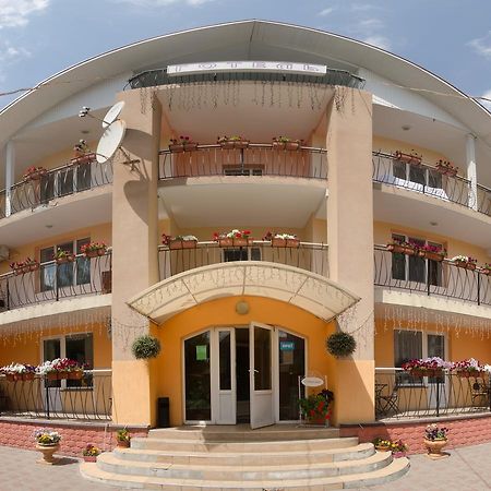 Galant Hotel Boryspilʼ Buitenkant foto