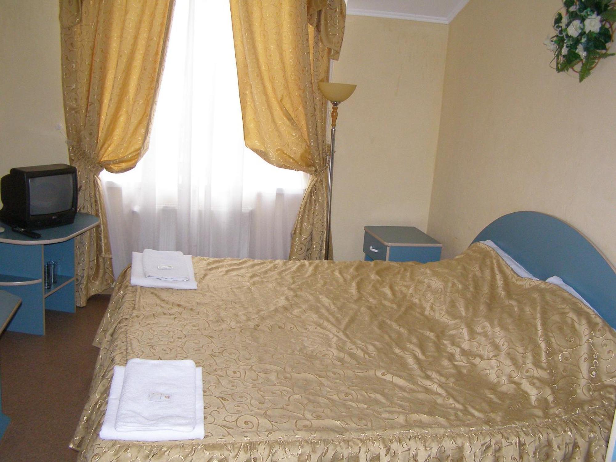 Galant Hotel Boryspilʼ Buitenkant foto