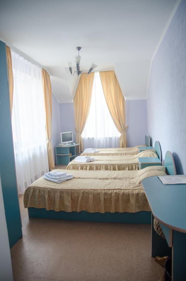 Galant Hotel Boryspilʼ Buitenkant foto