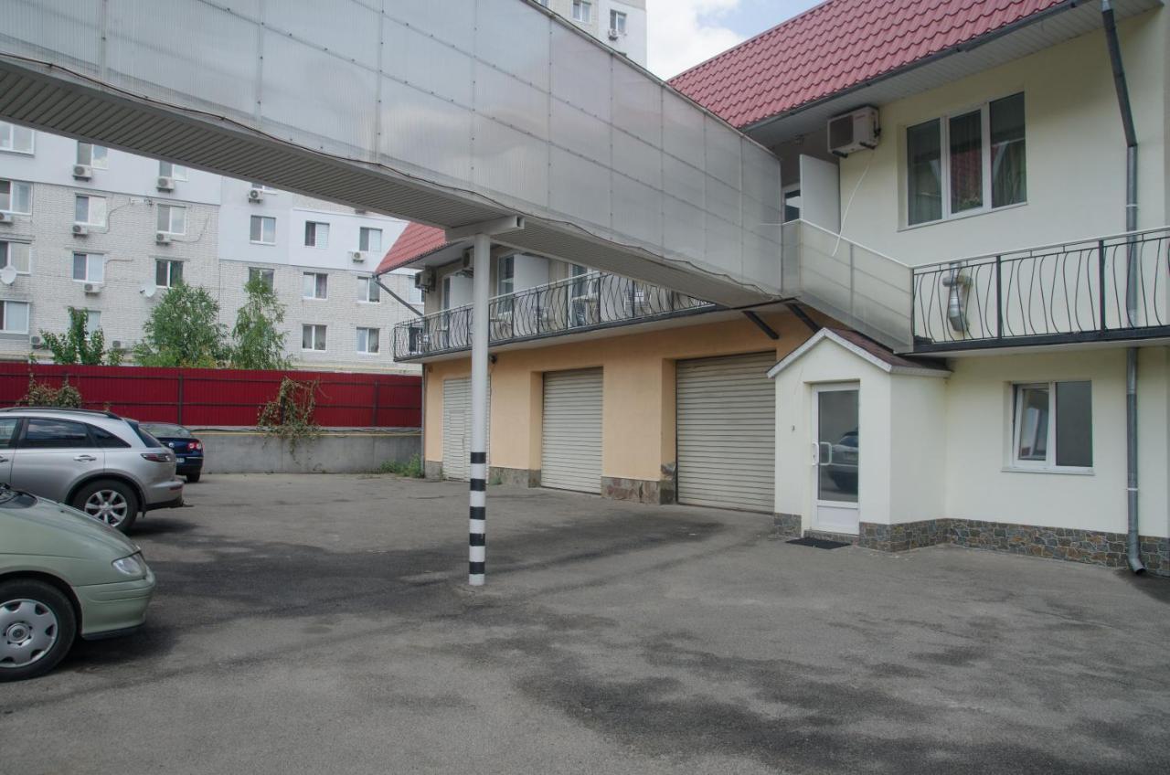 Galant Hotel Boryspilʼ Buitenkant foto